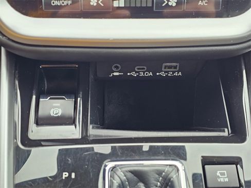 Used 2023 Subaru Outback Touring image 33