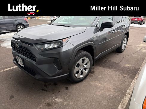 Used 2022 Toyota RAV4 LE image 1