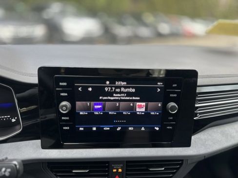 Used 2025 Volkswagen Jetta SE image 11