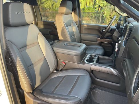 Used 2021 GMC Sierra 3500 Denali w/ Denali Ultimate Package image 29