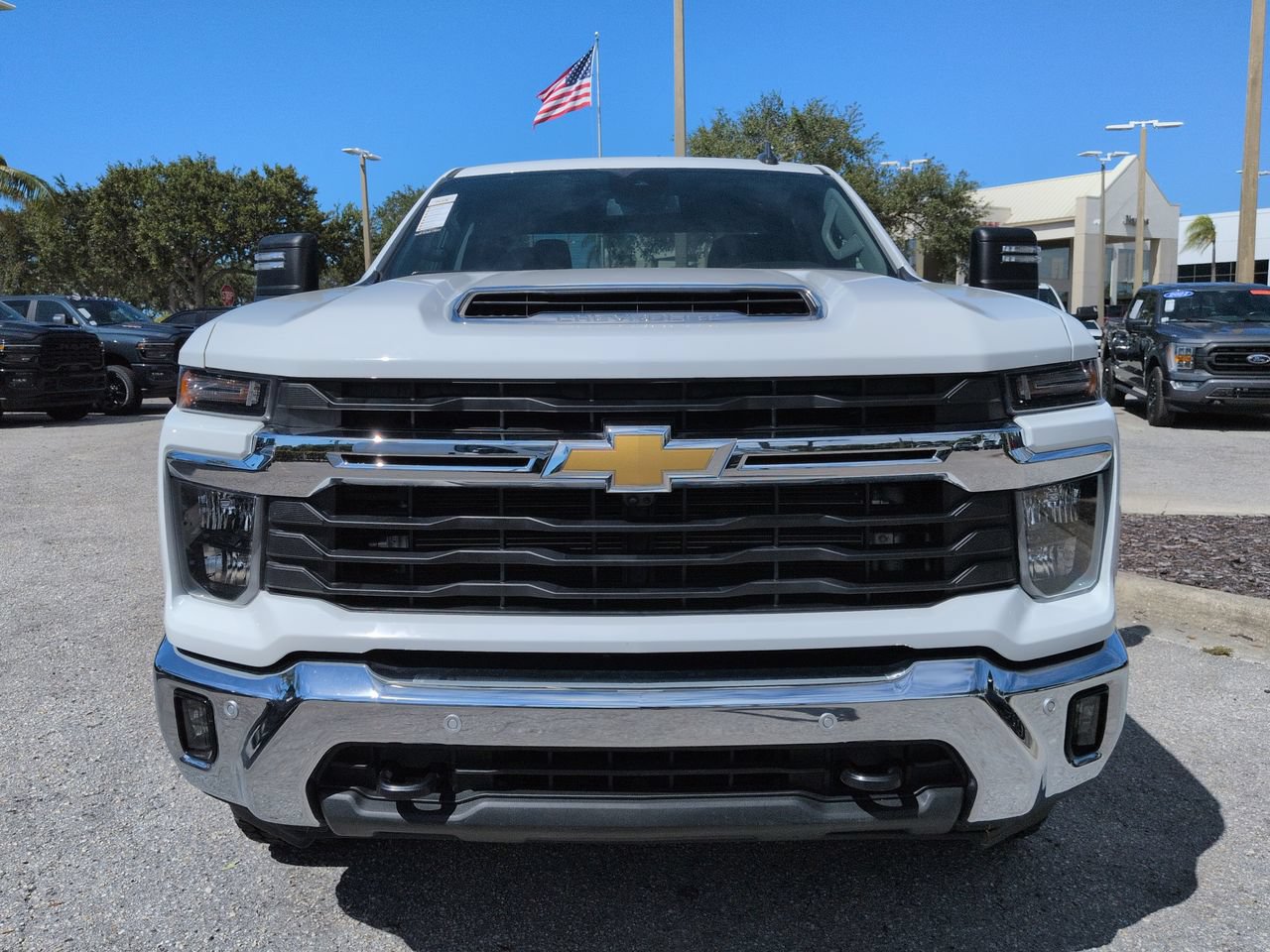Used 2025 Chevrolet Silverado 2500 LT w/ Safety Package AWD/4WD image 3