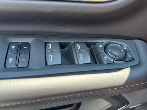 Used 2024 GMC Yukon AT4 w/ AT4 Premium Package AWD/4WD image 19