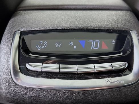 Used 2025 Cadillac XT6 Luxury FWD image 27