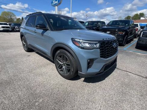 Certified 2025 Ford Explorer ST AWD/4WD image 14