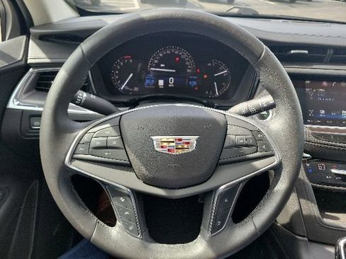 Used 2017 Cadillac XT5 Premium Luxury AWD/4WD image 6
