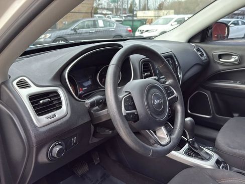 Used 2018 Jeep Compass Sport FWD image 11