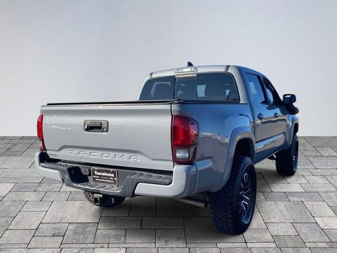 Used 2016 Toyota Tacoma SR5 w/ SR5 Appearance Package (SN) image 7