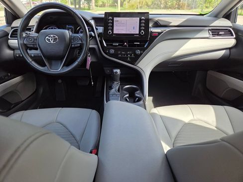 Certified 2023 Toyota Camry SE FWD image 5
