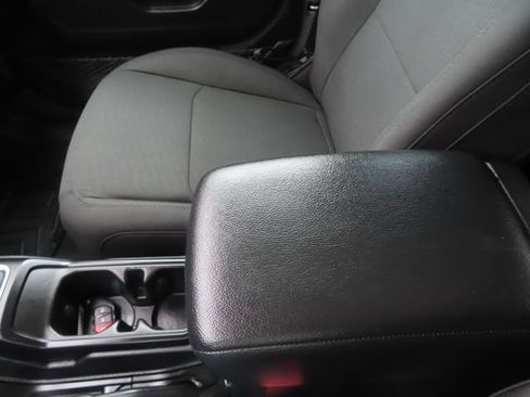 Used 2020 Jeep Wrangler Sport AWD/4WD image 28