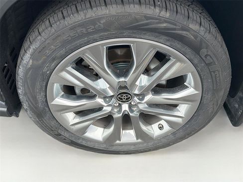 Used 2023 Toyota Highlander Limited AWD/4WD image 33