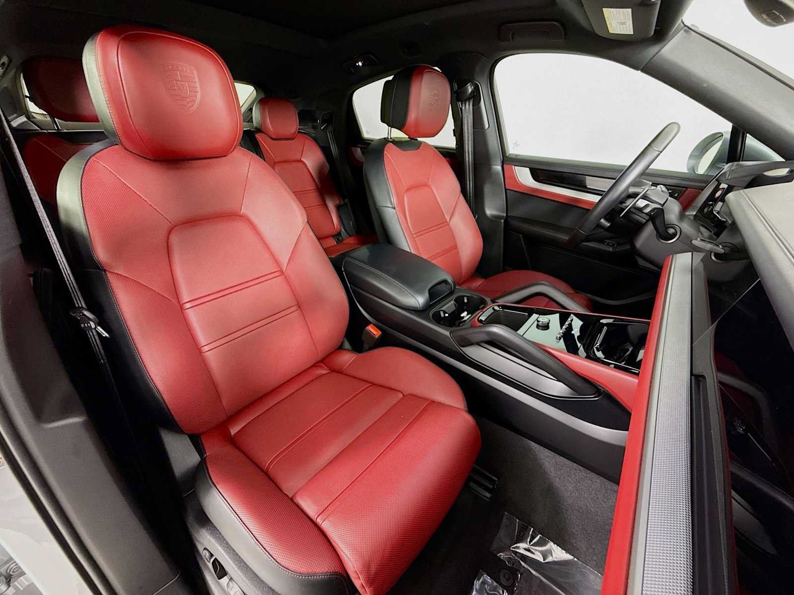 Certified 2026 Porsche Cayenne Coupe AWD/4WD image 28
