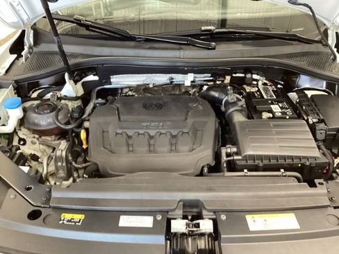Used 2023 Volkswagen Tiguan SE R-Line AWD/4WD image 16