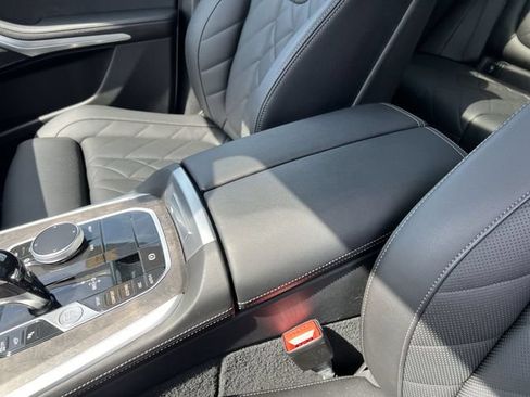 Used 2023 BMW X5 xDrive40i w/ Premium Package AWD/4WD image 19