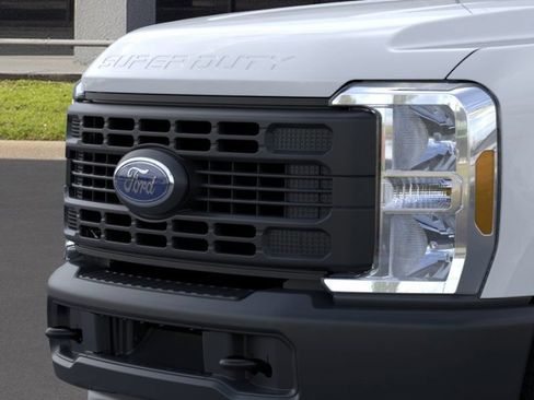 New 2026 Ford F250 XL w/ XL Driver Assist Package RWD image 17