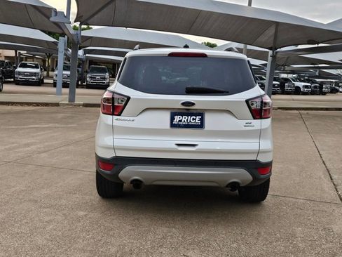 Used 2017 Ford Escape SE w/ Equipment Group 201A image 6