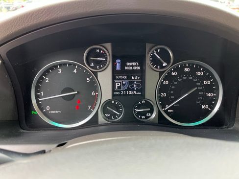Used 2013 Lexus LX 570 4WD w/ Luxury Pkg image 36