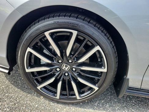 Used 2024 Honda Accord Touring image 17