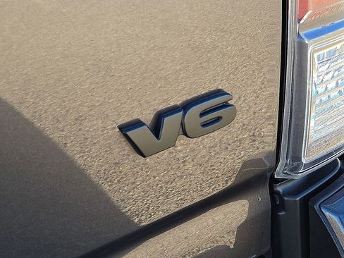 Used 2021 Toyota Tacoma TRD Sport image 13