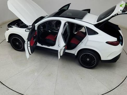 Used 2025 Mercedes-Benz GLC 300 4MATIC image 90