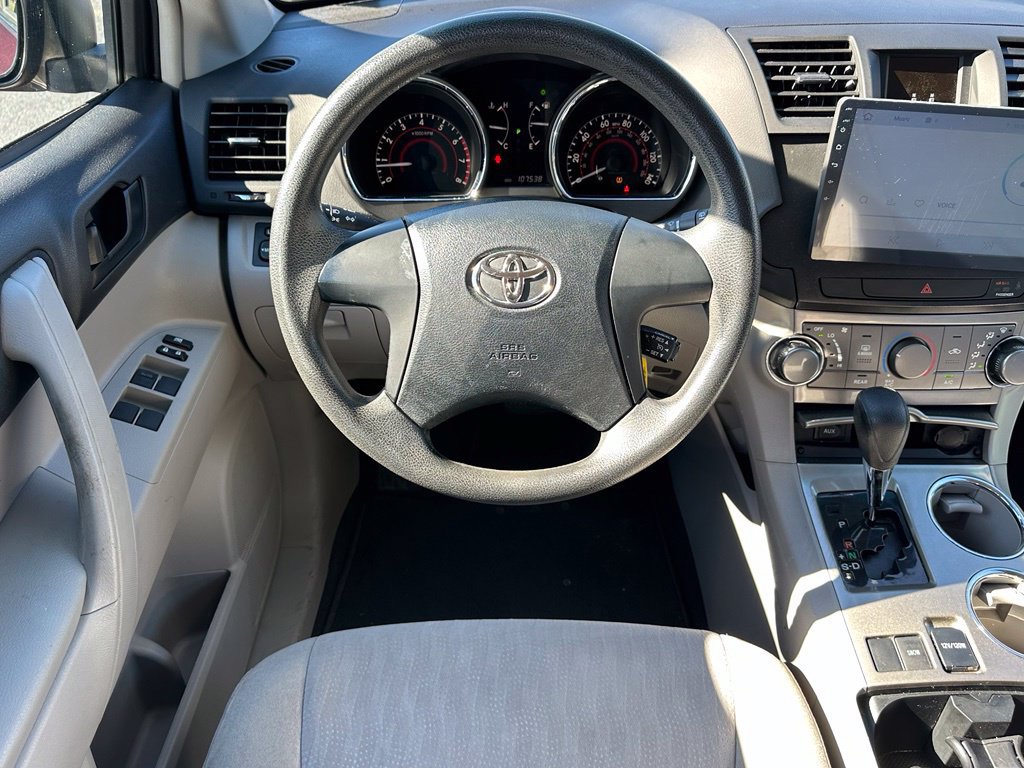 Used 2011 Toyota Highlander 2WD w/ Cold Weather Pkg image 29