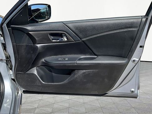 Used 2016 Honda Accord Sport image 27