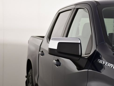 Used 2022 Chevrolet Silverado 1500 LT AWD/4WD image 14