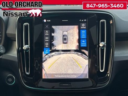 Used 2025 Volvo XC40 B5 Plus AWD/4WD image 17