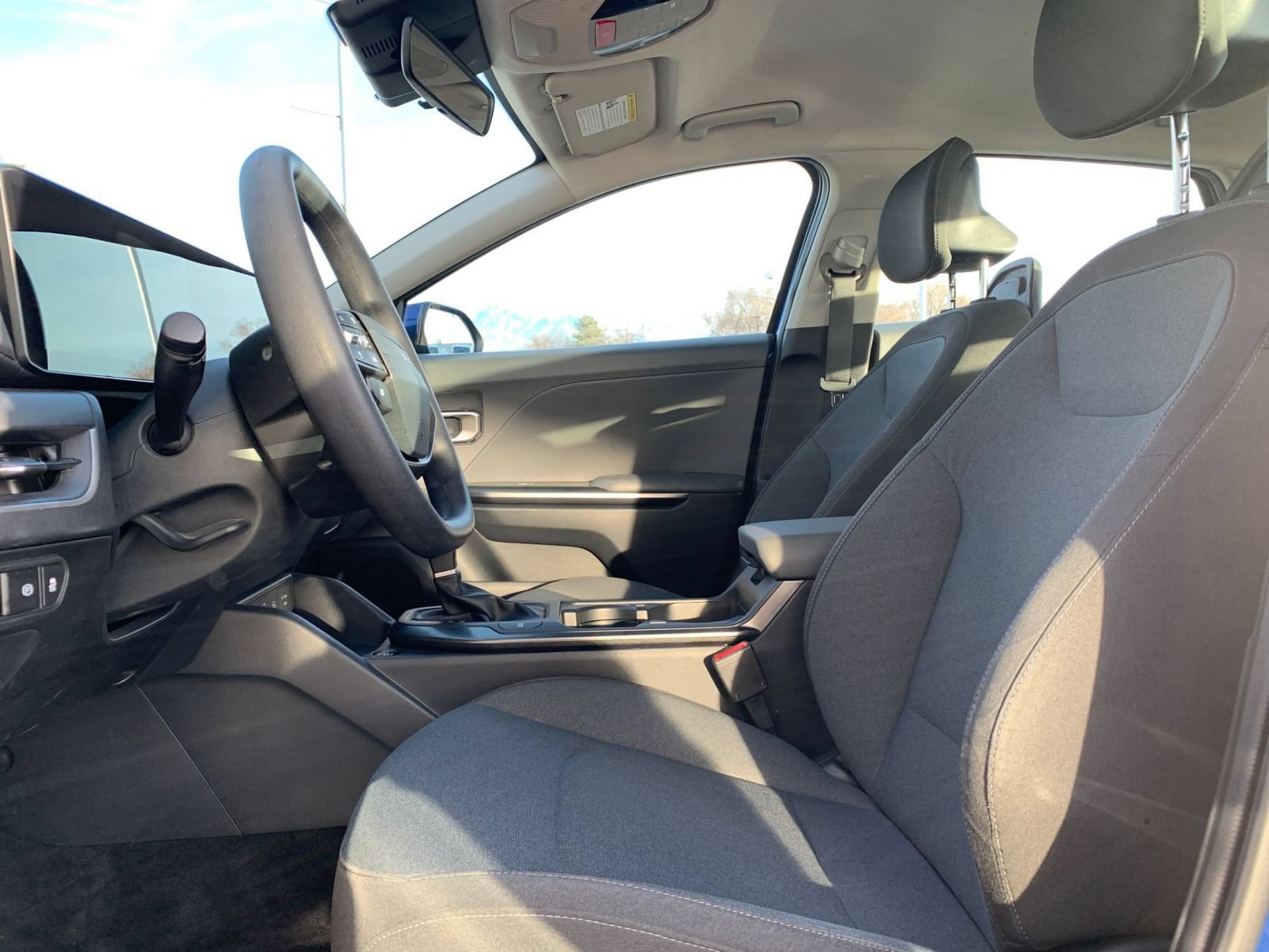Used 2025 Kia K4 FWD image 25