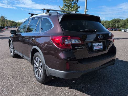 Used 2017 Subaru Outback 2.5i Touring w/ Popular Package #5A AWD/4WD image 4
