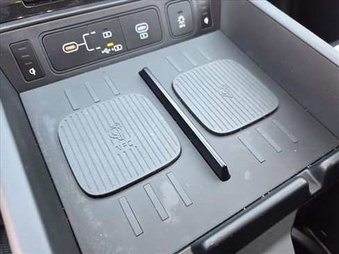 Used 2025 Hyundai Santa Fe Calligraphy image 9