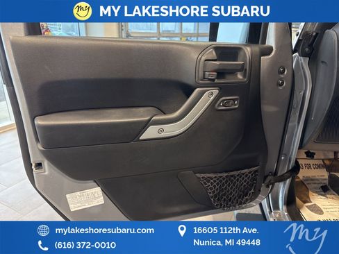 Used 2015 Jeep Wrangler Unlimited Sahara image 9