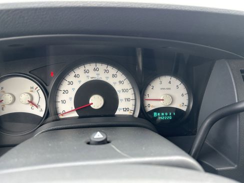 Used 2005 Dodge Durango SXT image 26