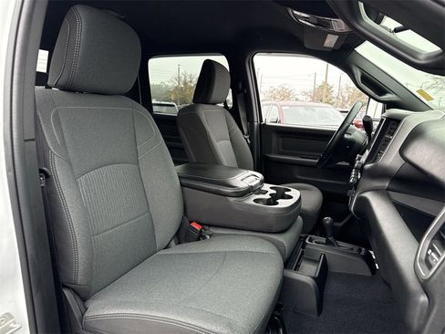 Used 2024 RAM 3500 Tradesman w/ Chrome Appearance Group image 24