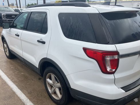 Used 2018 Ford Explorer FWD image 5