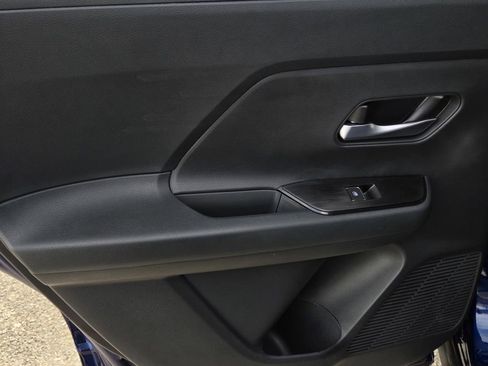 New 2026 Nissan Kicks SR w/ Cold Weather Package FWD image 10