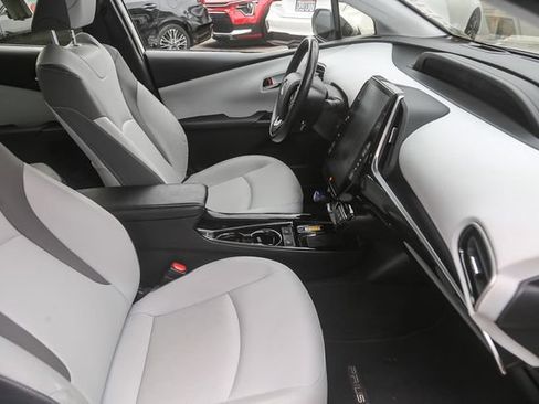 Used 2022 Toyota Prius Prime Limited FWD image 16