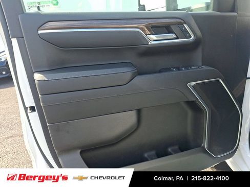 Used 2023 Chevrolet Silverado 1500 RST AWD/4WD image 15