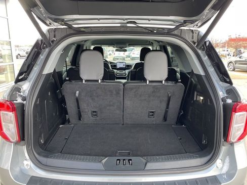 Used 2022 Ford Explorer XLT w/ Equipment Group 202A image 15