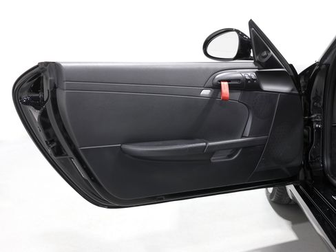 Used 2011 Porsche Boxster Spyder image 16