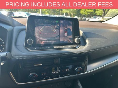 Used 2021 Nissan Rogue SV FWD image 11