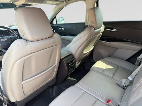 Used 2019 Cadillac XT4 Premium Luxury w/ Cold Weather Package FWD image 15