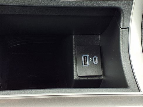 Certified 2024 Ford Edge SEL w/ Convenience Package image 11