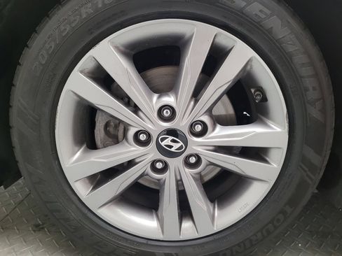 Used 2018 Hyundai Elantra SEL FWD image 31