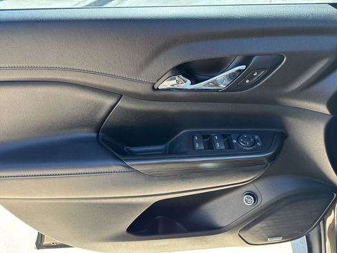 Used 2019 GMC Acadia SLT image 15