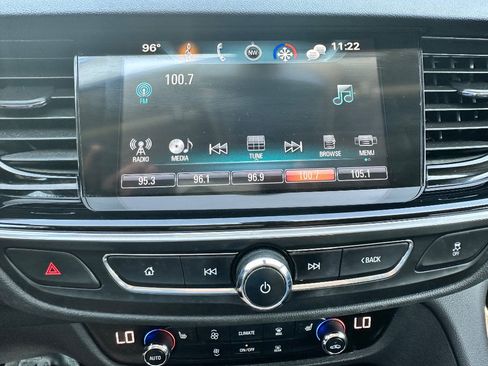 Used 2018 Buick Regal Essence FWD image 6