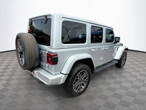 Used 2023 Jeep Wrangler Unlimited Sahara AWD/4WD image 6