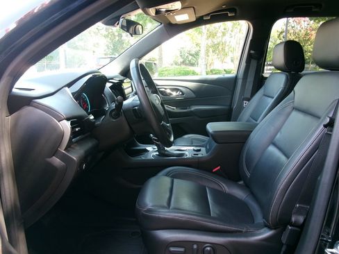 Used 2022 Chevrolet Traverse LT w/ LPO, Floor Liner Package AWD/4WD image 10