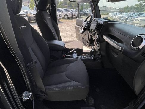 Used 2015 Jeep Wrangler Unlimited Rubicon w/ Connectivity Group AWD/4WD image 25