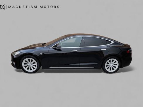 Used 2020 Tesla Model S Long Range Plus image 3