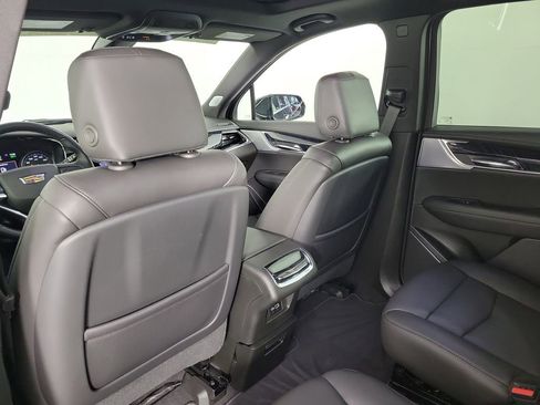 Certified 2025 Cadillac XT6 Premium Luxury w/ Technology Package FWD image 13